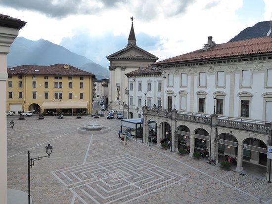 Tolkien arriva in Carnia per la Festa della Mela di Tolmezzo